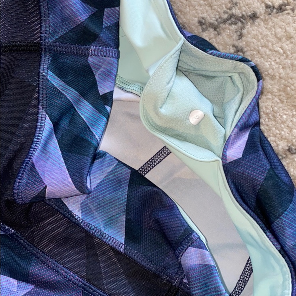 Lululemon mesh leggings - Picture 3 of 4